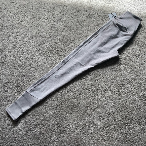 NWT Alo High-Waist Lounge Legging - Picture 2 of 7